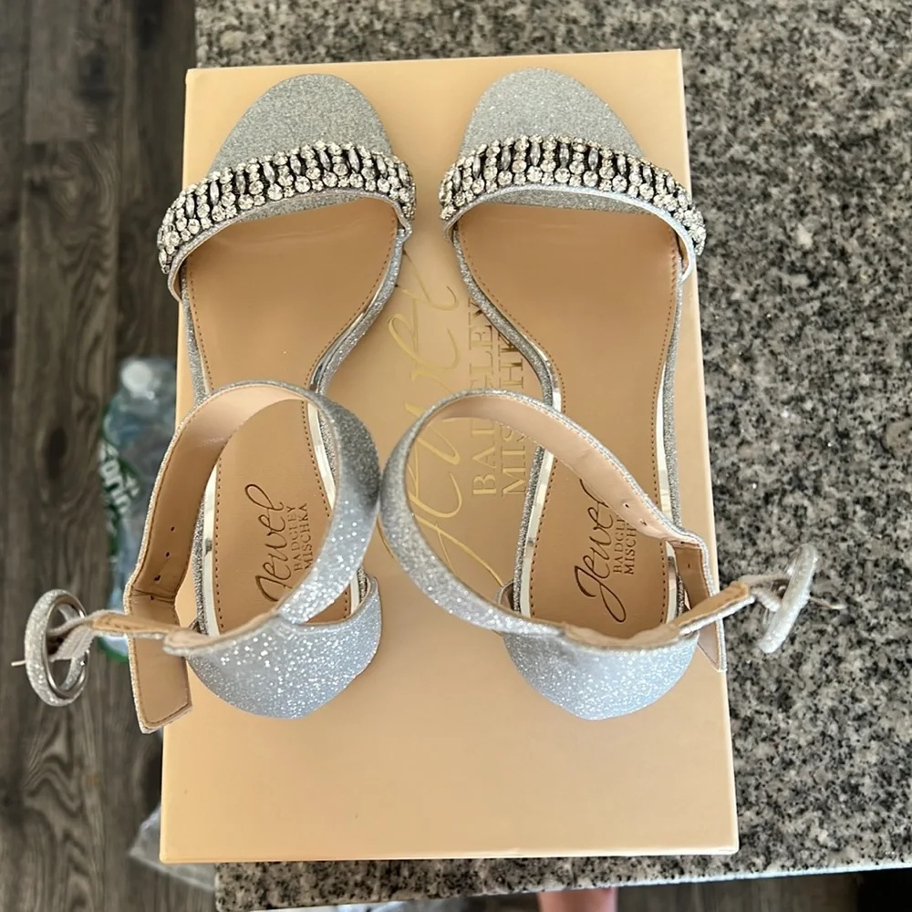Jewel Badgley Mischa James Silver Block Heel Sandal Size 7.5 - Picture 3 of 7